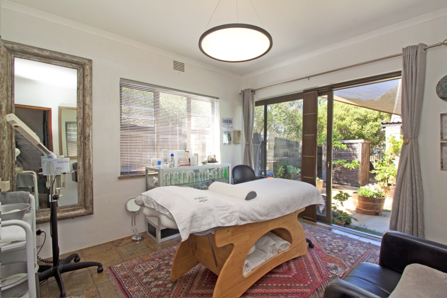 5 Bedroom Property for Sale in Kommetjie Western Cape